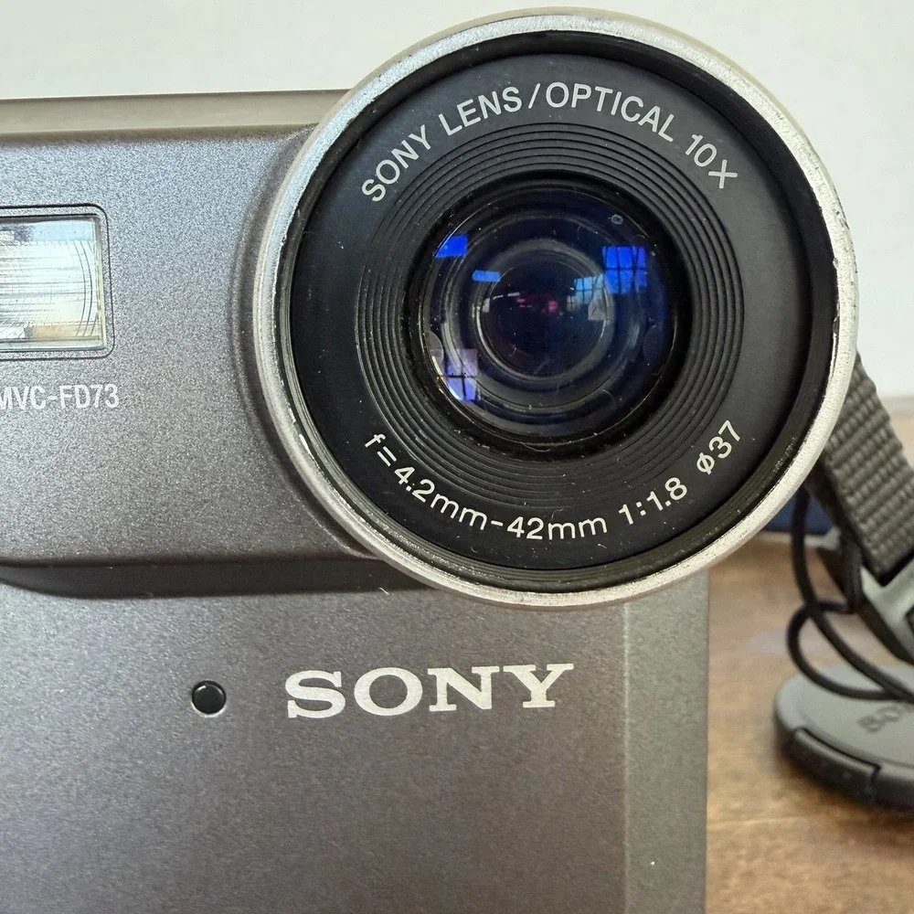Sony Mavica MVC-FD73 0.4MP Floppy Disk Digital Camera‎ FOR PARTS/REPAIR